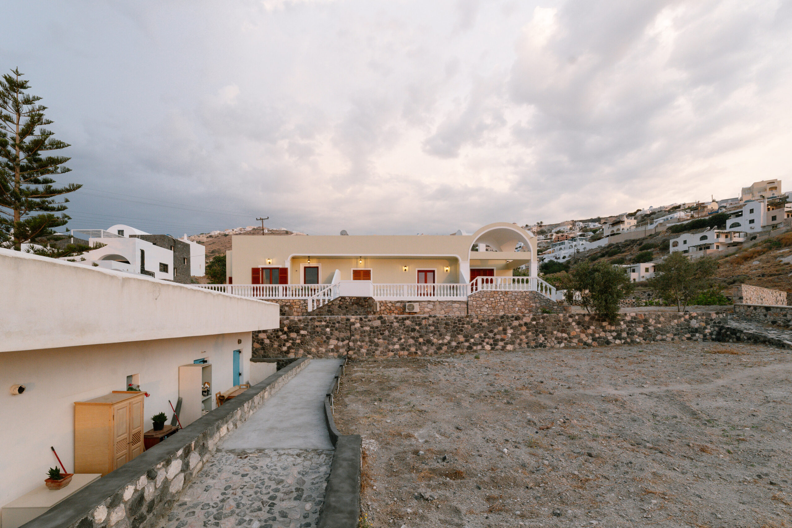 SantoriniKaminiaEksoteriko-1